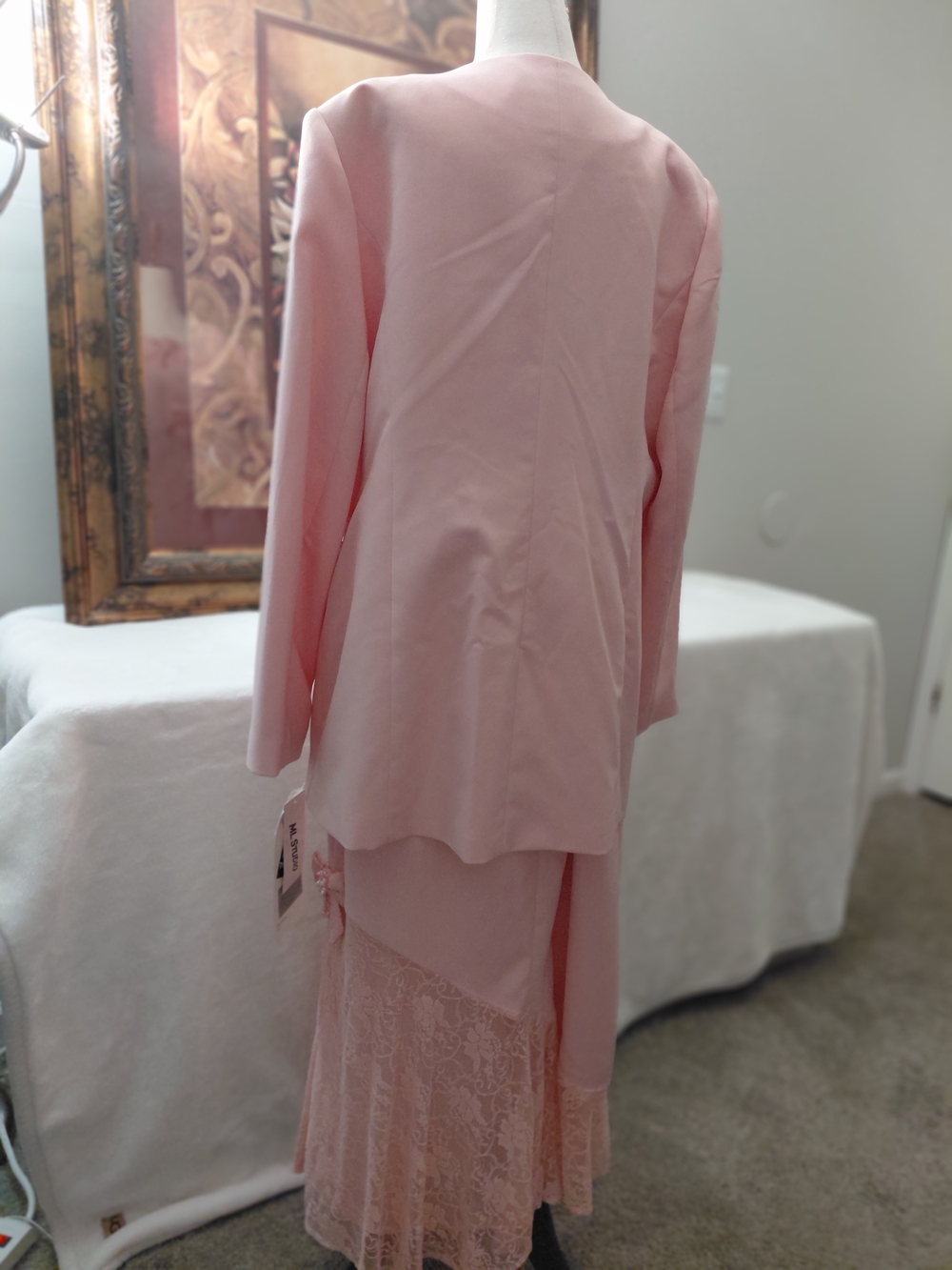 ML Studio Women Pink Elegant two piece Skirt Suit. Beaded Lace Sz 16W New - Picture 3 of 3